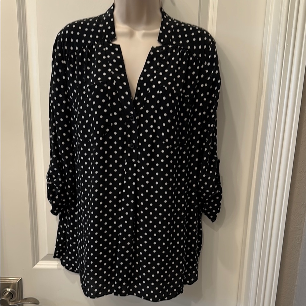 Moda International Black and White 3/4 Sleeve Blouse with Mandarin Collar
